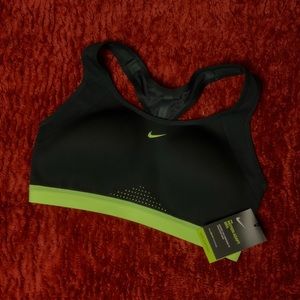 Nike Motion Adapt Bra W/ Dry-Fit Technology